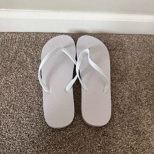 Women’s White flip flops, size M/L (38/39)